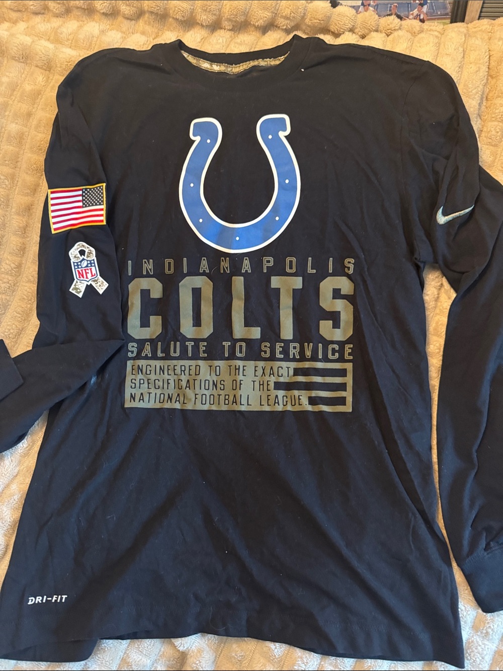 COLTS long sleeve men’s shirt. NIKE Black Medium “salute to service”